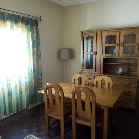 Adega Cem Cantos Da Serra * קינטה דו אנז'ו