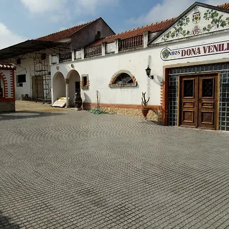 אכסניה Adega Cem Cantos Da Serra