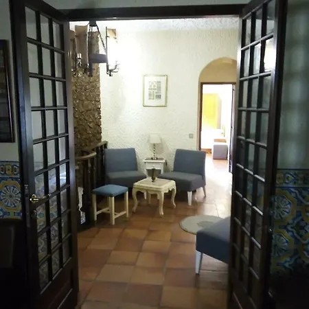 Adega Cem Cantos Da Serra * קינטה דו אנז'ו